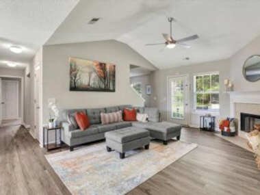 Modern and comfortable home for your next stay!