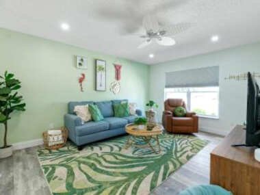 Paradise Palms- Tropic Suite- Pool – Steps to Ocean – 10 min to Downtown