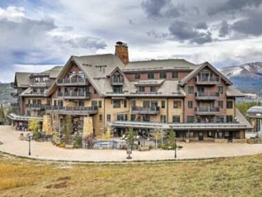 Breckenridge Crystal Peak Lodge 3 Bedroom Condo, 5-Star Ski-in Ski-out Location!