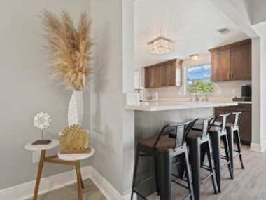 Charming 3 bed/ba home w/pool and lake view!
