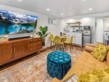Stylish 2 Bedroom Apt Steps From Regis Tennyson St