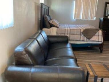 Private Long Term Bedrooms Near USC & SoFi in Duplex