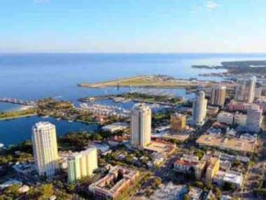 Sunshine-Shopping-Dining In the heart of Downtown