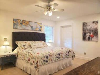 King Suite, King Bed, Quiet Area, 10 min to St Pete Beach