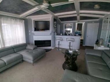 Modern 4bdr Oceanfront home