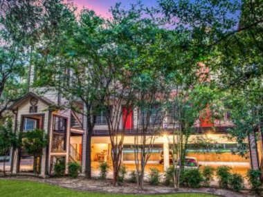 Trendy Apartments in AUSTIN, SK