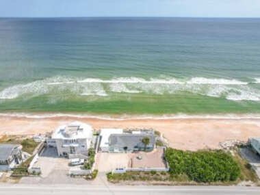 Seascape – Oceanfront Secluded Beach Minutes to DT