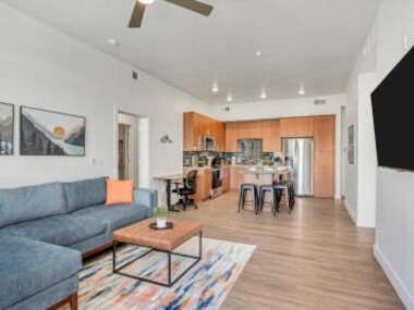 Family Friendly Luxury 4th Story Apartment