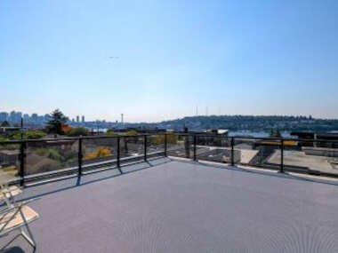A-Seattle Urban Village- Lopez- Roof top view deck