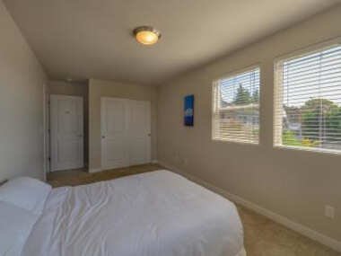 Seattle Urban Village – Vashon1 – Roof top view deck