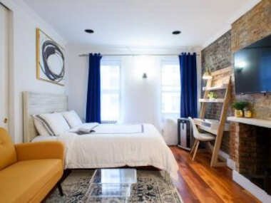 24-17 Renovated Studio Prime Location WD