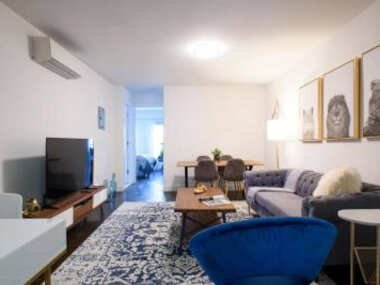 39-3 Newly renovated 3 BR Prime midtown sleeps 6