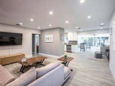 Wilton Tropical Oasis with Heated Pool and Hot Tub