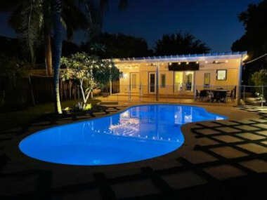 Victoria Park Oasis with Heated Pool and More