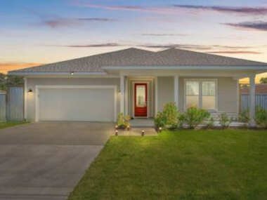 Modern 3-bedroom Oasis. Minutes from the Beach.