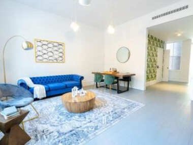 E10-2 Designer East Village Townhouse 1BR W D