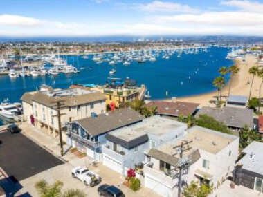 Walk on the Ocean! Wake up to Beautiful Bay Views