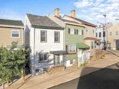 Hip and Bright Lawerenceville 2 Bed Easy Parking