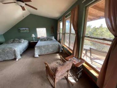 The Cedar House at Creekside Camp & Cabins