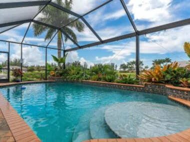 Gulf Access Sleeps 8 – Villa Tropicana – Roelens Vacations