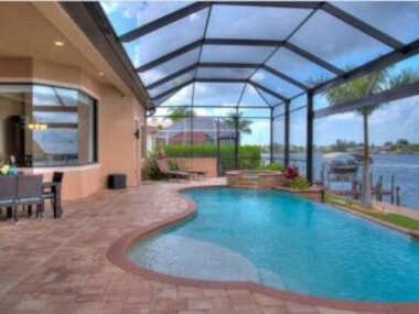 Bliss, Luxury Gulf Access, Pool Table, Sleeps 8 – Luxury on the Lake