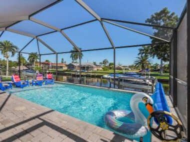 Villa Lux and Lavish – Cape Coral – Roelens Vacations