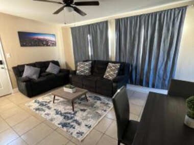 Central 3 Bedroom Flat W/ Private Yard