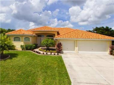 Villa Blue Pavilion – Heated Pool – Sleeps 16 – Roelens Vacations