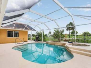Golf Course View Solar Heated Pool-Spa – Golf n Splash