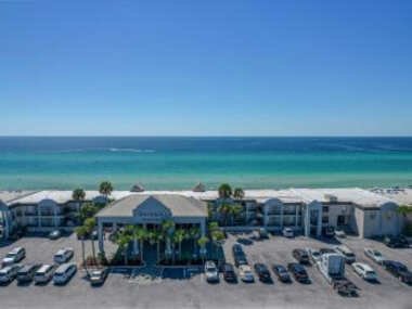 Ramada by Wyndham Panama City Beach / Beachfront