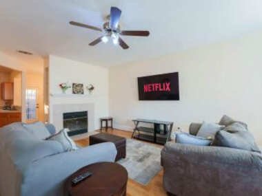 A Homey and Relaxing Stay in Garland