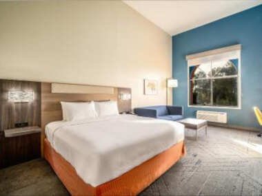 Holiday Inn Express & Suites Phoenix – Mesa West, an IHG Hotel