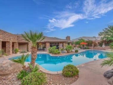 Coral Springs Resort H2 Brand New Home, Community Pool, Outdoor Fireplace, and Near Sand Hollow