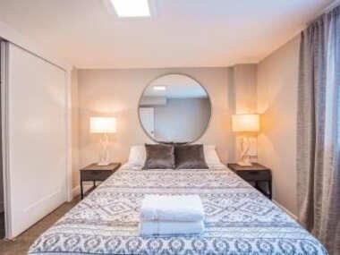 Insta-Worthy Unit Near DT SLC with 2 BR and Kitchen