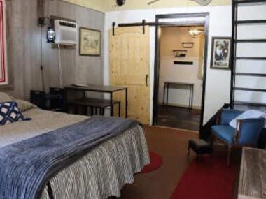 Acorn Hideaway Gold Panner Bunkhouse King Bed