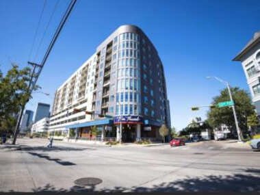 Luxury Downtown King Suite