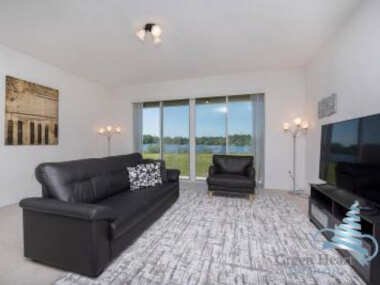 Lakeview Stay with Pool & Tennis & Basketball Courts!
