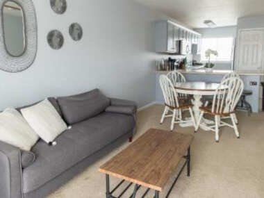 King Bed, TV’s in Every Bedroom, Bring Your Pets! KMS1309