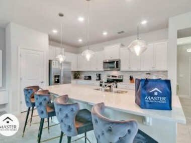 5 Bedrooms – 4,5 Bathrooms – Windsor Island 602 JL
