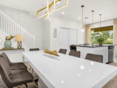 5 Bedrooms-5,5 Bathrooms-WindsorWestside 8973 RS