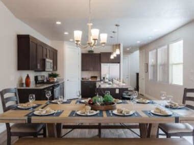 Paradise Village 58 l Sweet Retreat Private Hot Tub, Gaming Console, Community Resort Style Pool and Water Park