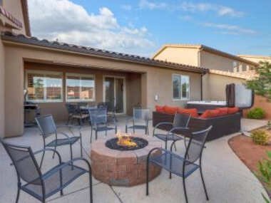 Paradise Village Resort 86 Private Hot Tub, Game System, Community Amenities, and more