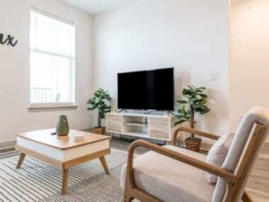 Cozy 2-Bedroom, Whitestown