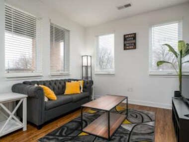 Your Cozy Private Bed Fountain Square – Shared