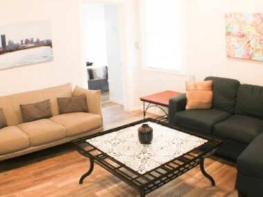 2 Bed Apt – 5 Min to North Shore – Easy Parking