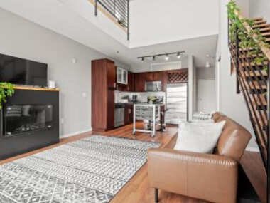 Stylish One Bedroom Condo Downtown Minneapolis 404