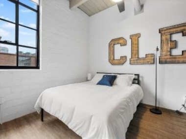 Brooklyn Style Studio Loft minutes from FirstEnergy Stadium 306
