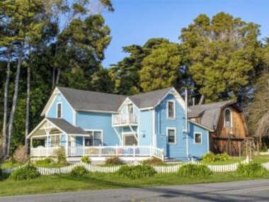 Annie`s Beach House