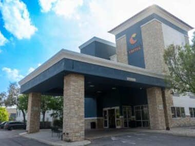 Comfort Suites Medical Center Near Six Flags