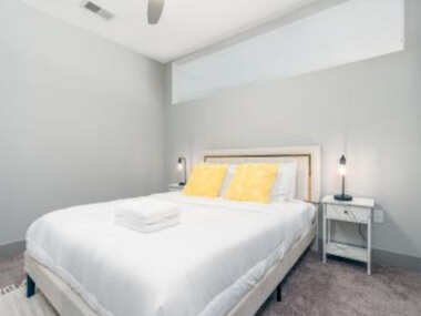 Stylish 1BR Apartment with View